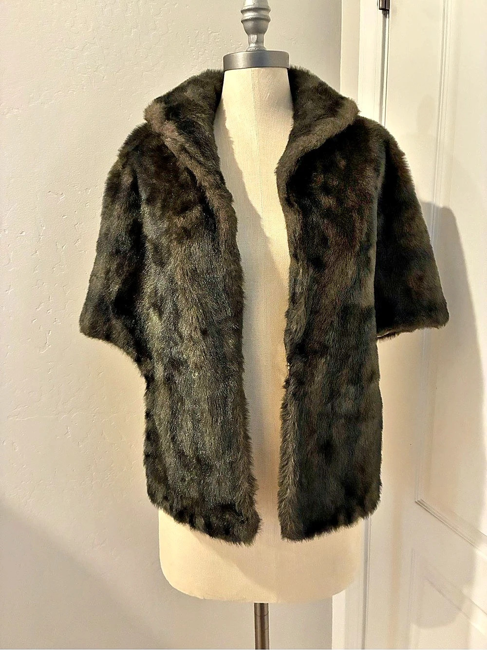 Vintage 1950s/1960s Regina Glenara by Glenoit Faux Fur Stole/Shawl